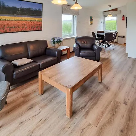 Two-bedroom In Holiday home *